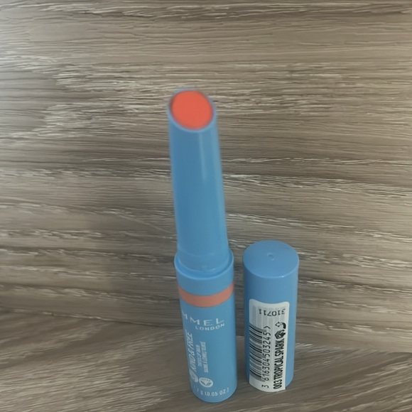 NWT RIMMEL LONDON - Kind & Free Tinted Lip Balm - Tropical Spark - 003 - Picture 4 of 4